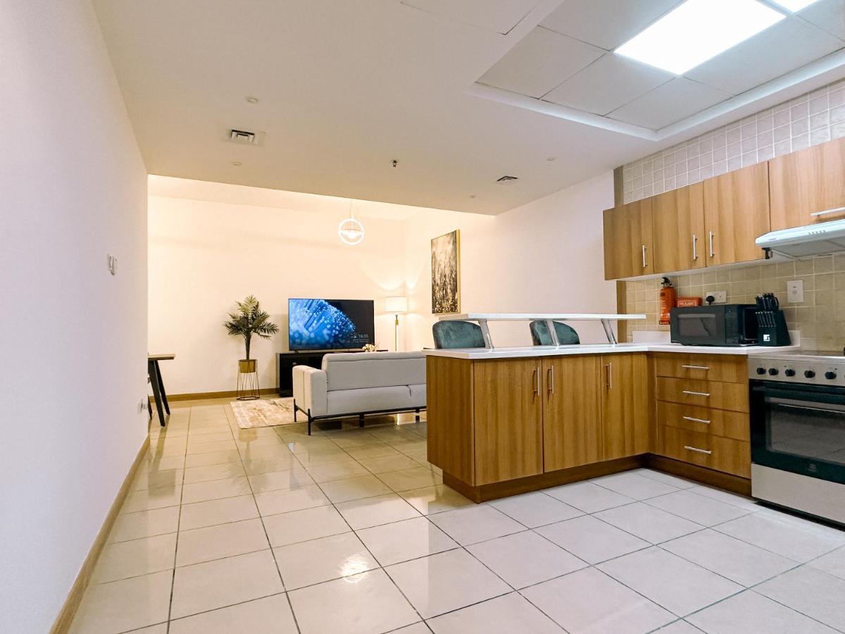 Brand New In Marina 47th Floor شقة *